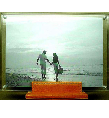 leather photo standwith lucide frame